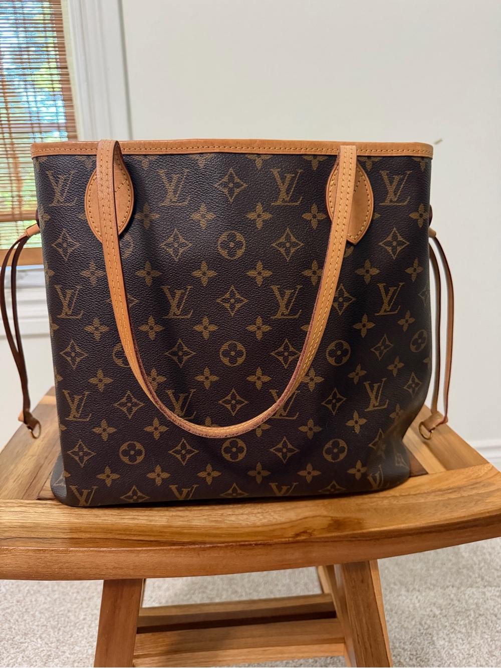 Authentic Louis Vuitton Neverfull MM Monogram + Pouch Box Dust Bag - Picture 5 of 17
